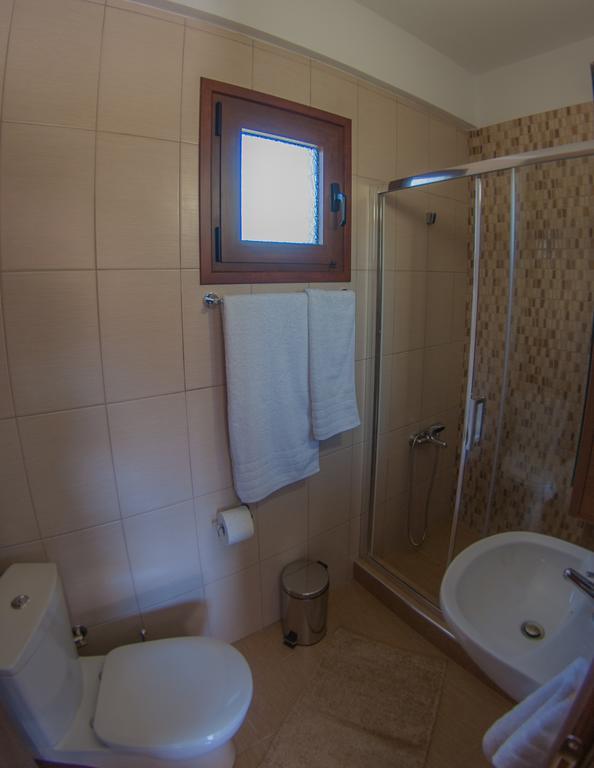 Ianthi Maisonettes Nea Roda Exterior photo