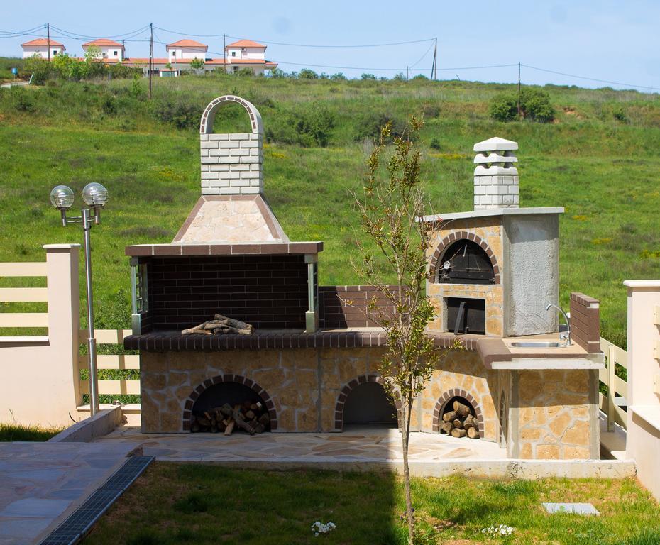 Ianthi Maisonettes Nea Roda Exterior photo