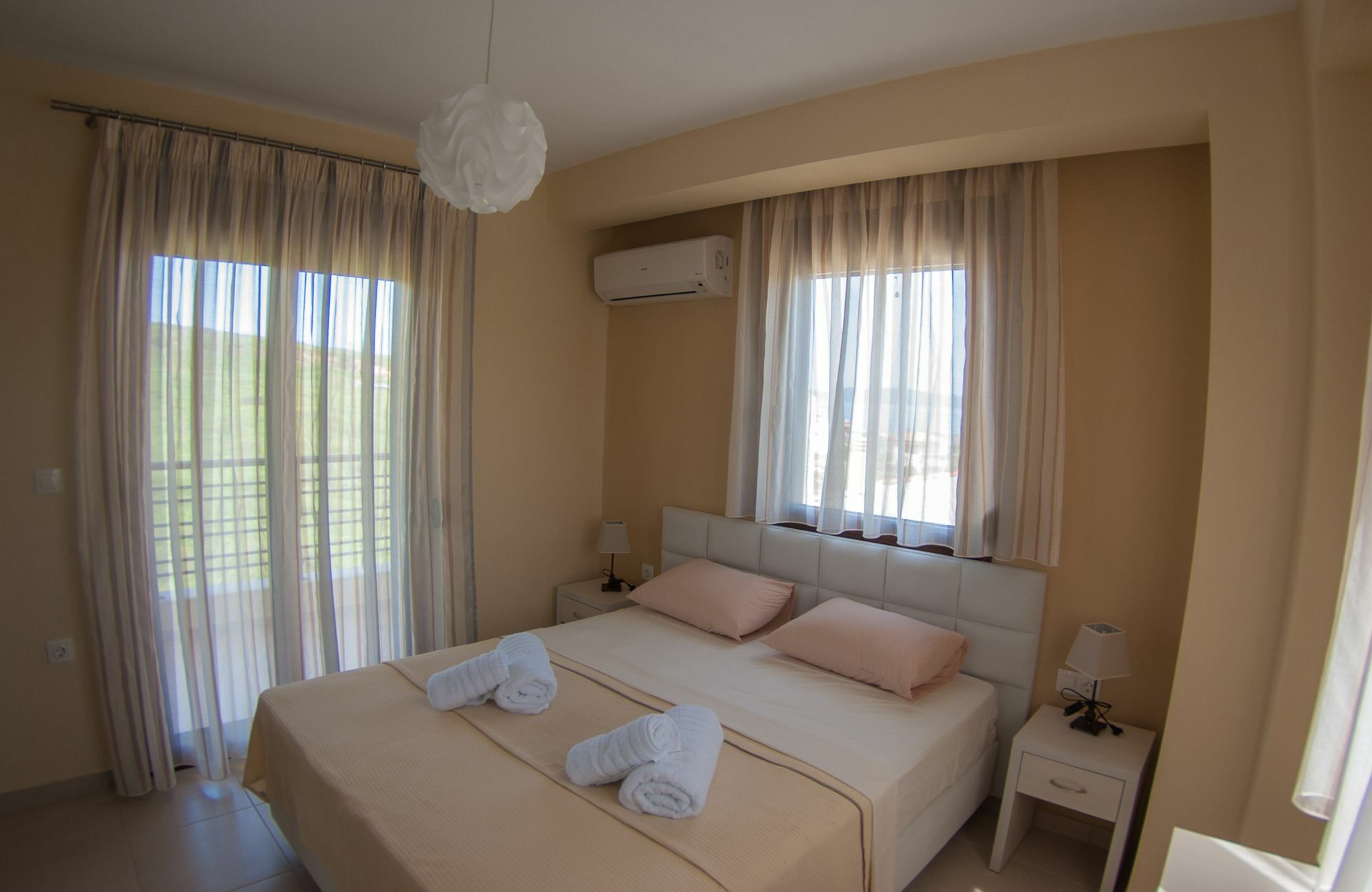 Ianthi Maisonettes Nea Roda Exterior photo